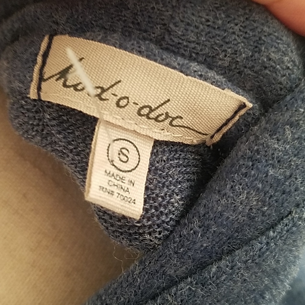 Mod-o-doc Sweater Size Small - Picture 6 of 7
